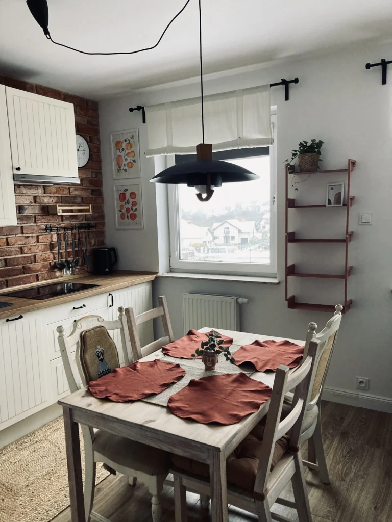 jadalnia w kawalerce 35 m² – styl boho vintage