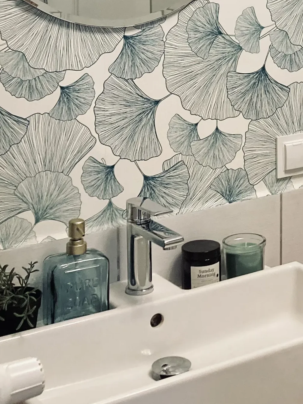 detal łazienki w stylu boho vintage – kawalerka Gdańsk